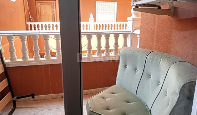 Odsprzedaż - Mieszkanie w bloku - Torrevieja - El Molino