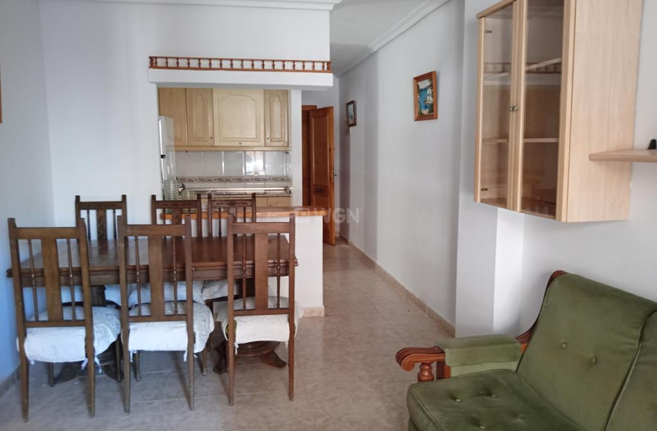 Odsprzedaż - Mieszkanie w bloku - Torrevieja - El Molino