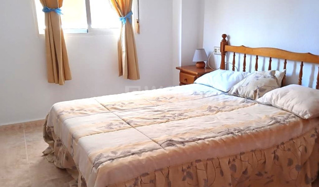 Odsprzedaż - Mieszkanie w bloku - Torrevieja - El Molino