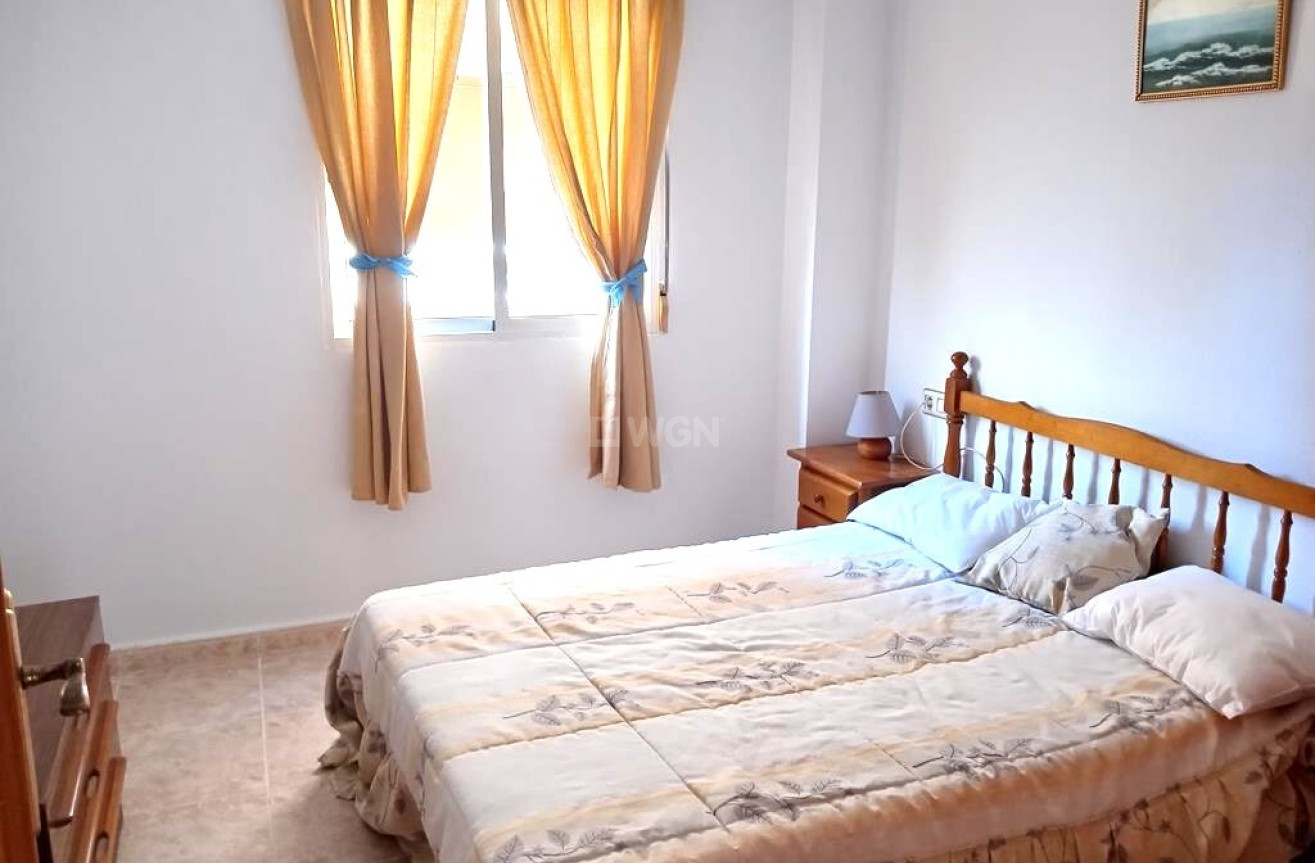 Odsprzedaż - Mieszkanie w bloku - Torrevieja - El Molino