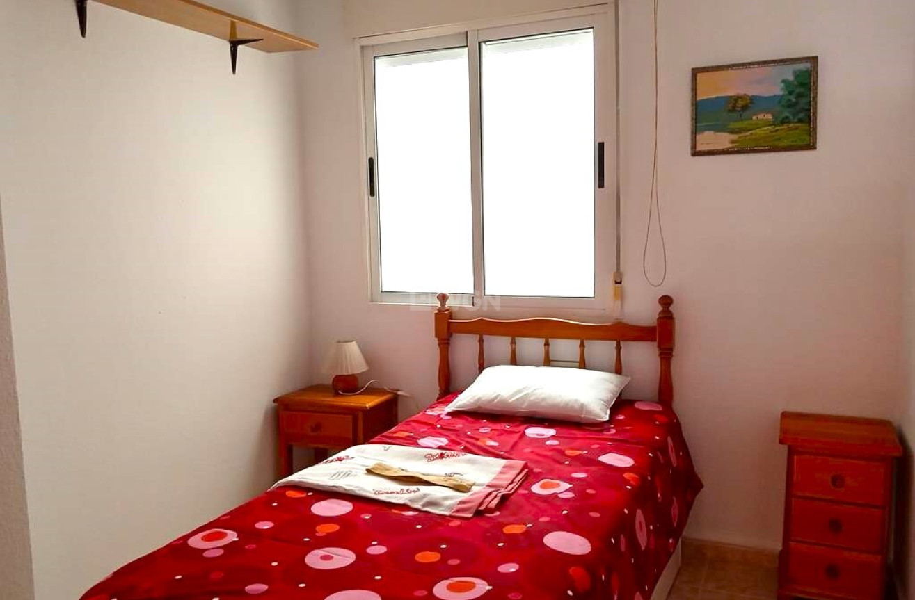Odsprzedaż - Mieszkanie w bloku - Torrevieja - El Molino