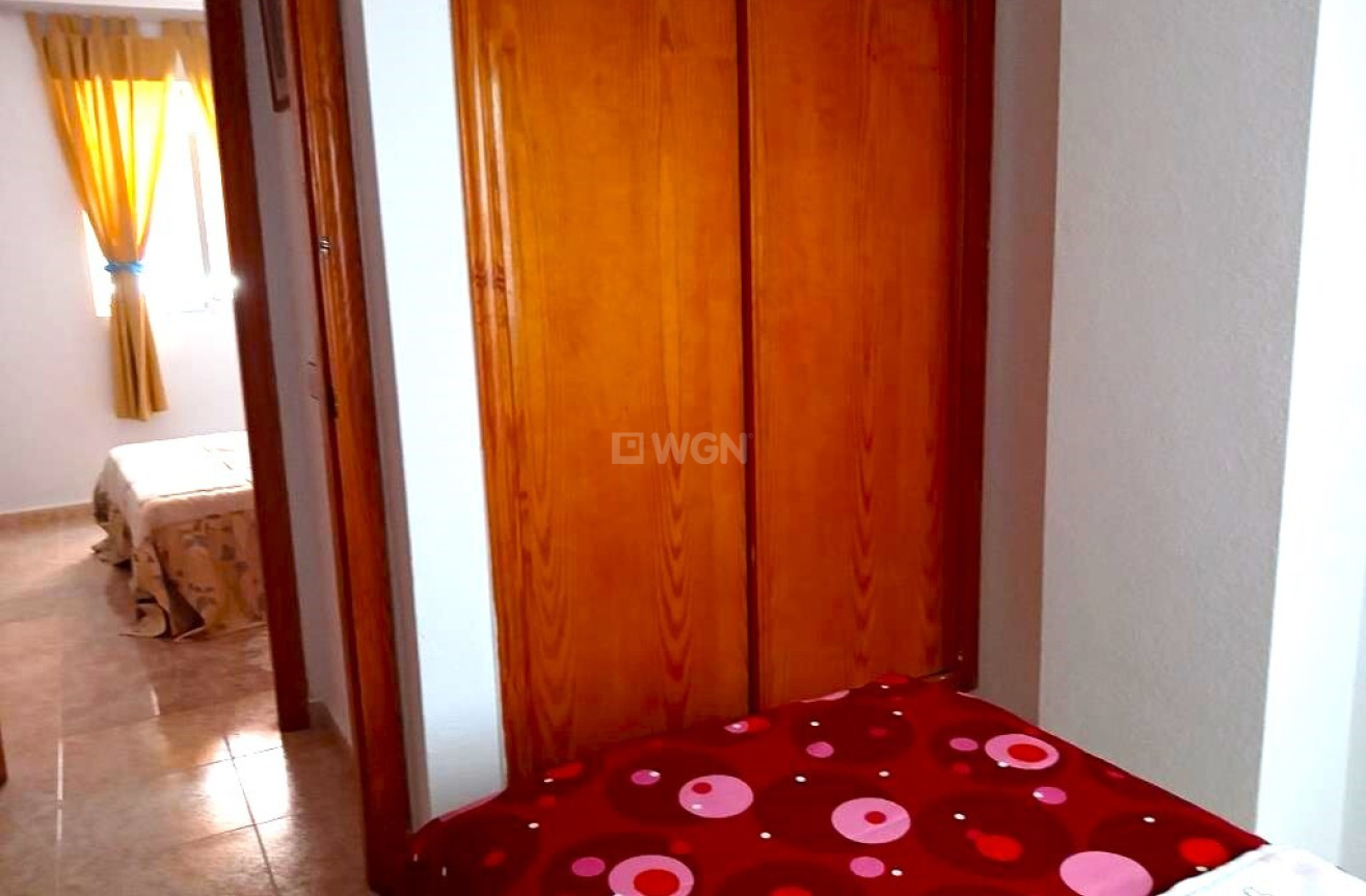 Odsprzedaż - Mieszkanie w bloku - Torrevieja - El Molino