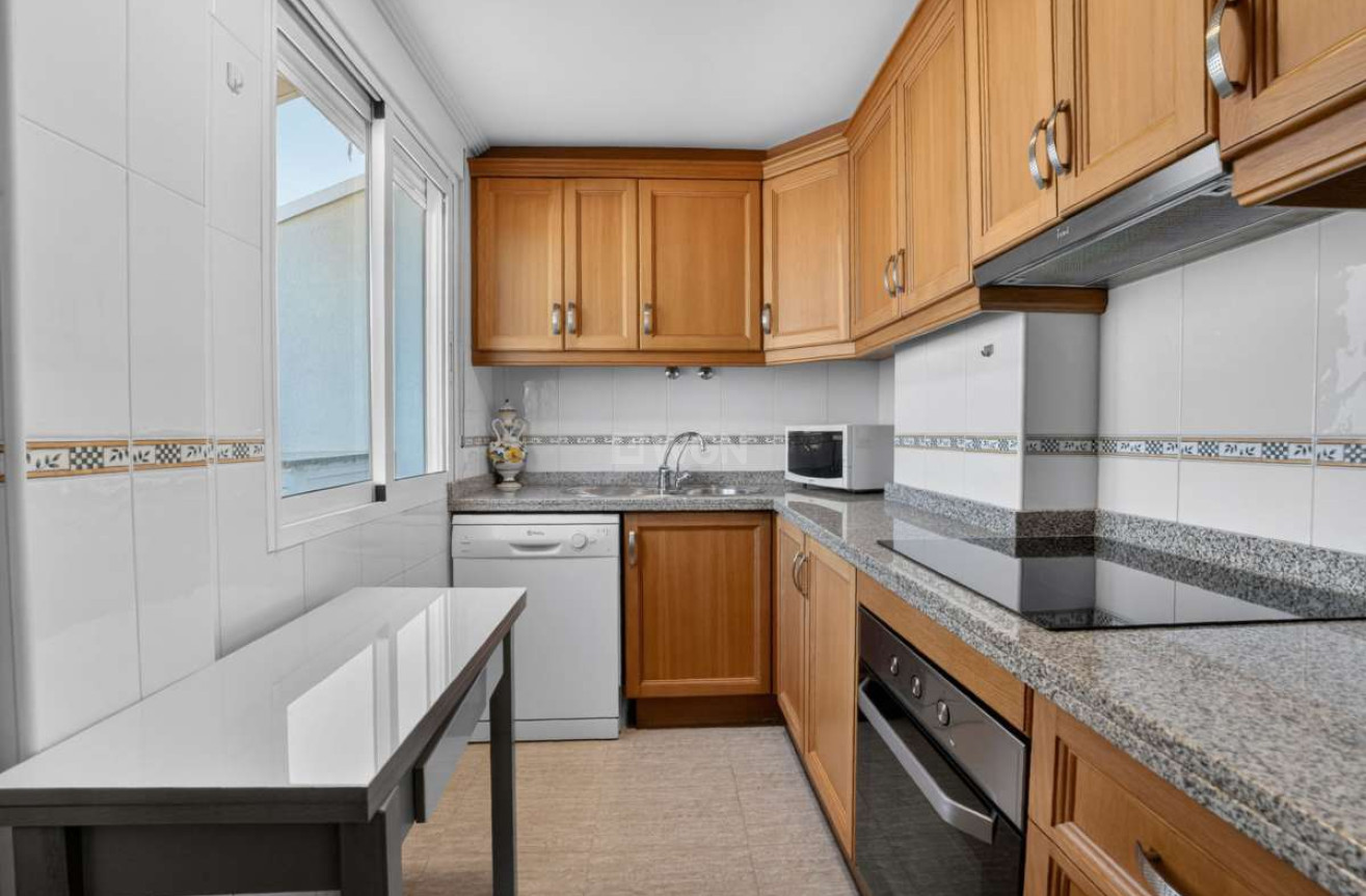 Odsprzedaż - Mieszkanie w bloku - Torrevieja - Costa Blanca