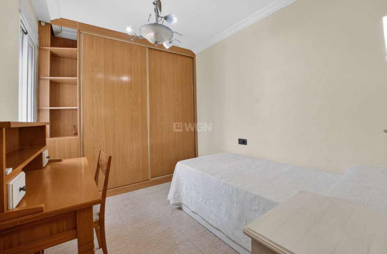 Odsprzedaż - Mieszkanie w bloku - Torrevieja - Costa Blanca