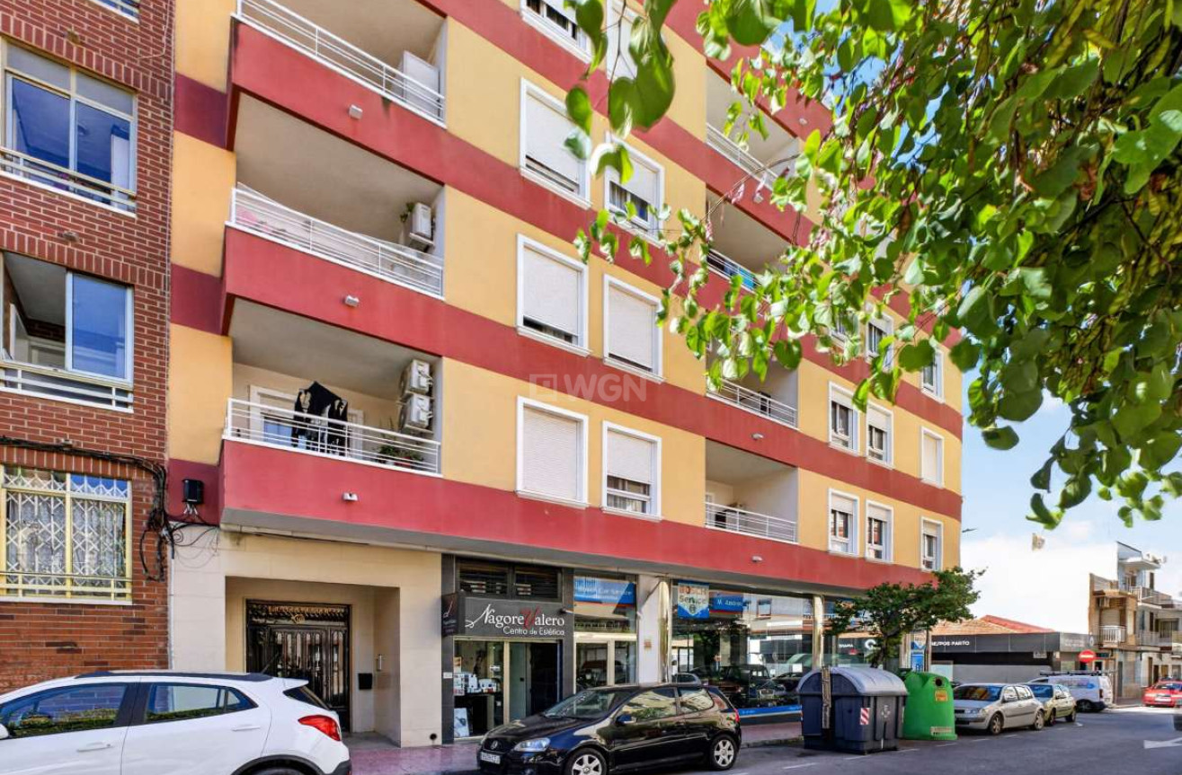 Odsprzedaż - Mieszkanie w bloku - Torrevieja - Costa Blanca