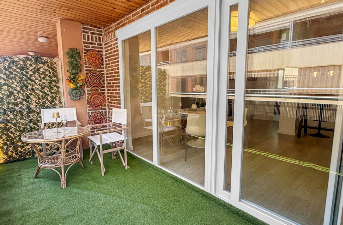 Odsprzedaż - Mieszkanie w bloku - Torrevieja - Costa Blanca