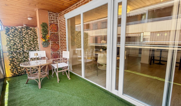 Odsprzedaż - Mieszkanie w bloku - Torrevieja - Costa Blanca