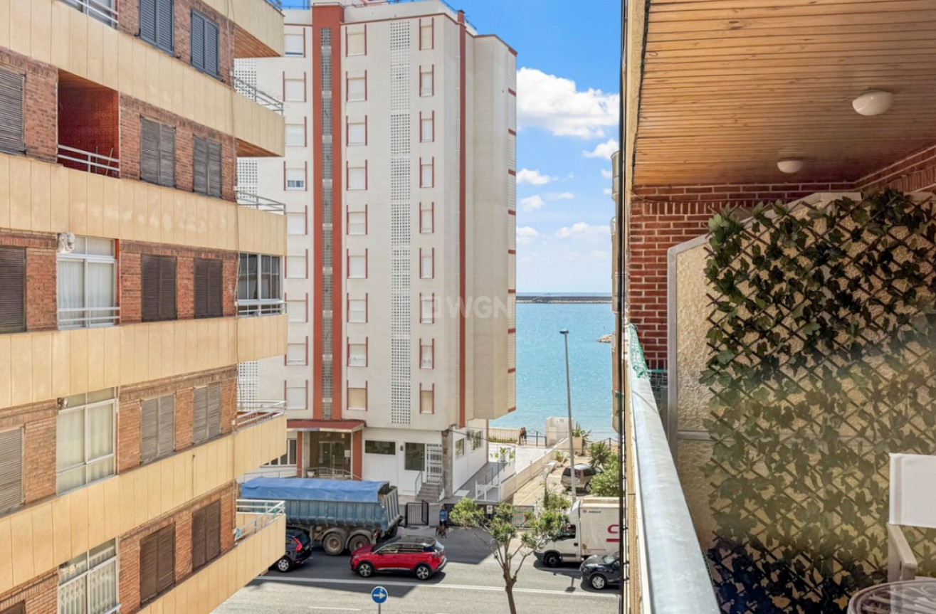 Odsprzedaż - Mieszkanie w bloku - Torrevieja - Costa Blanca