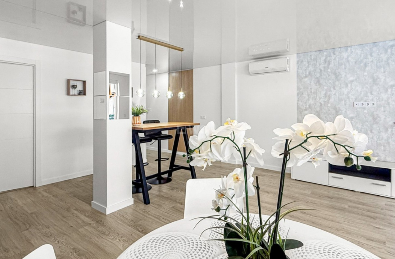 Odsprzedaż - Mieszkanie w bloku - Torrevieja - Costa Blanca