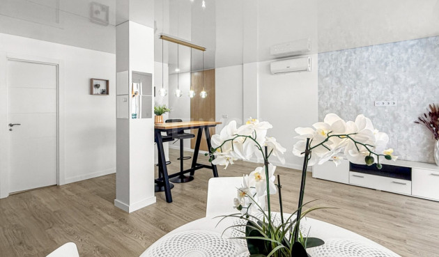 Odsprzedaż - Mieszkanie w bloku - Torrevieja - Costa Blanca
