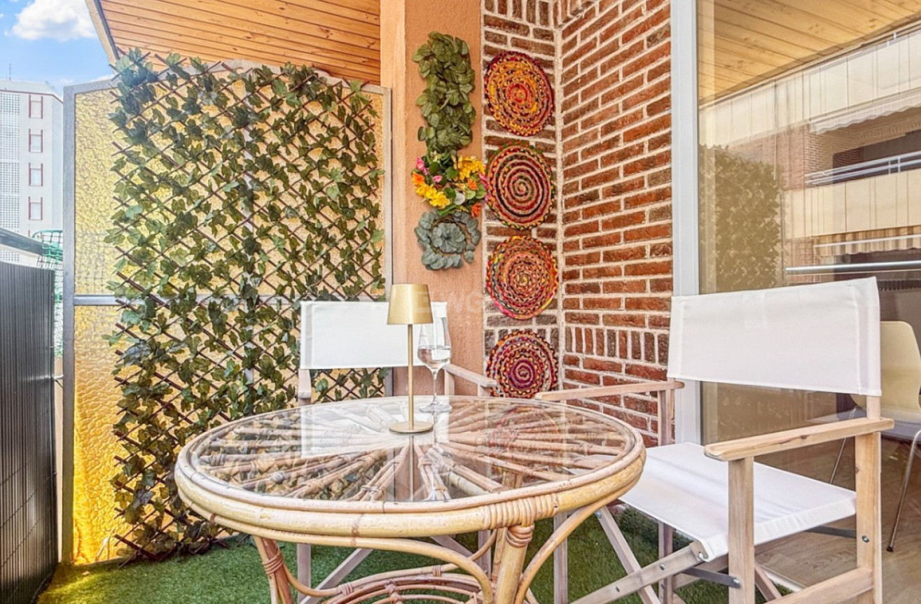 Odsprzedaż - Mieszkanie w bloku - Torrevieja - Costa Blanca