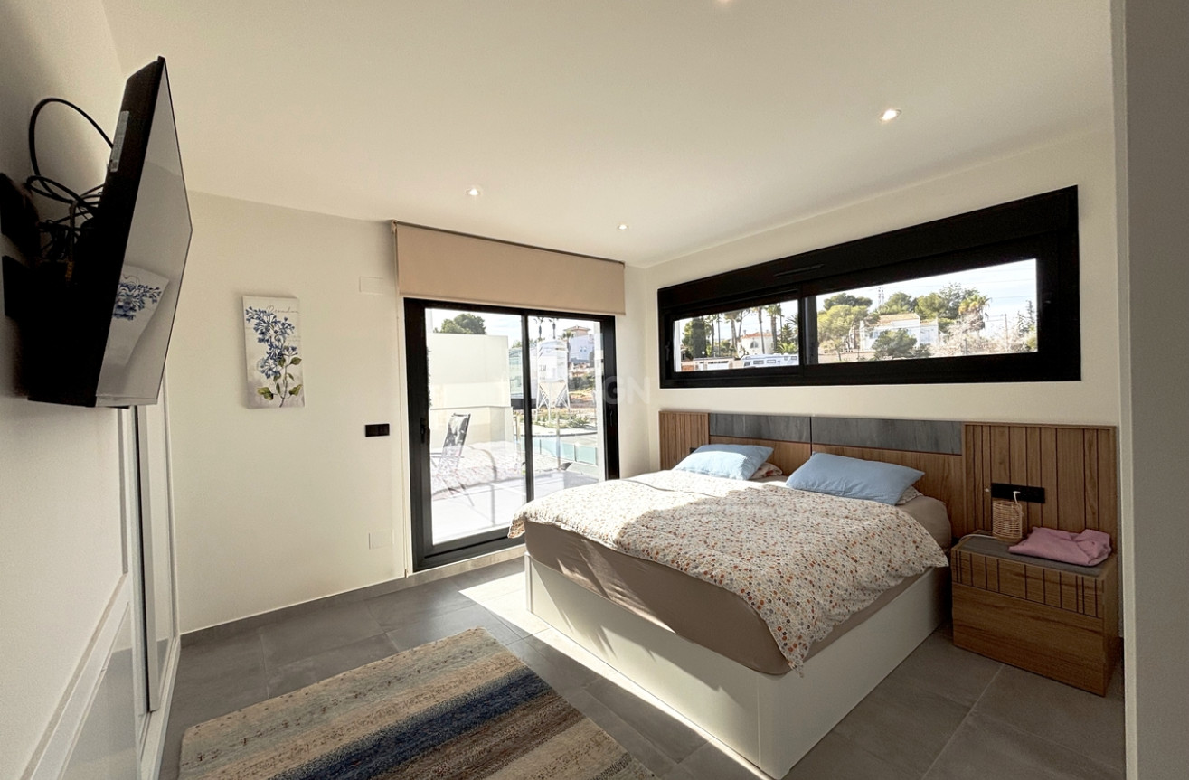 Odsprzedaż - Villa - Villamartin - Costa Blanca