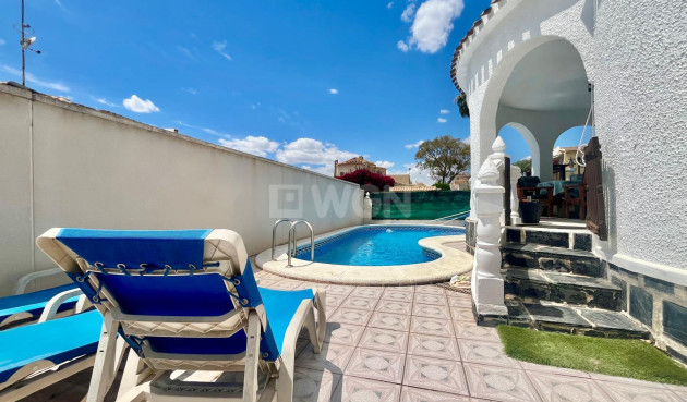 Odsprzedaż - Villa - Orihuela Costa - La Florida
