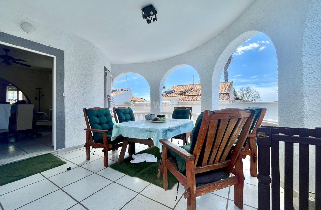 Odsprzedaż - Villa - Orihuela Costa - La Florida