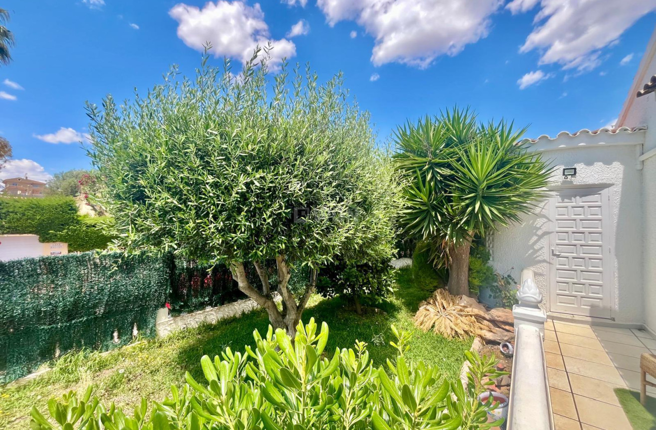 Odsprzedaż - Villa - Orihuela Costa - La Florida