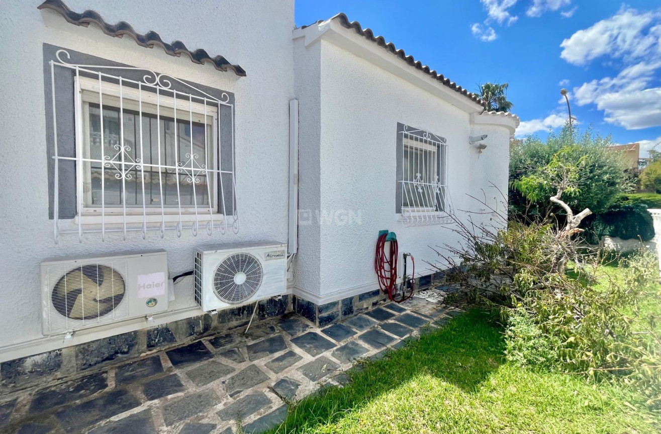 Odsprzedaż - Villa - Orihuela Costa - La Florida