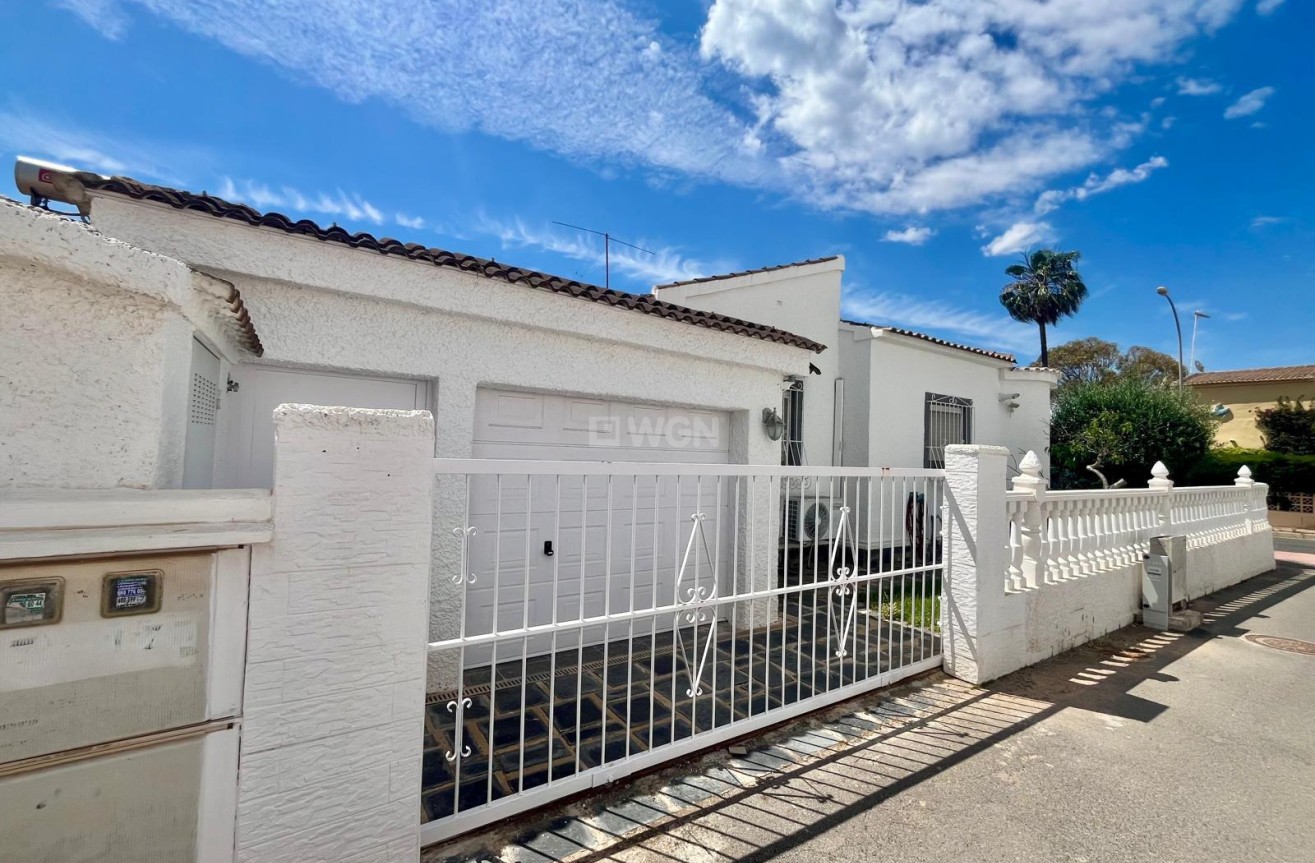 Odsprzedaż - Villa - Orihuela Costa - La Florida