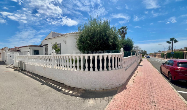 Odsprzedaż - Villa - Orihuela Costa - La Florida
