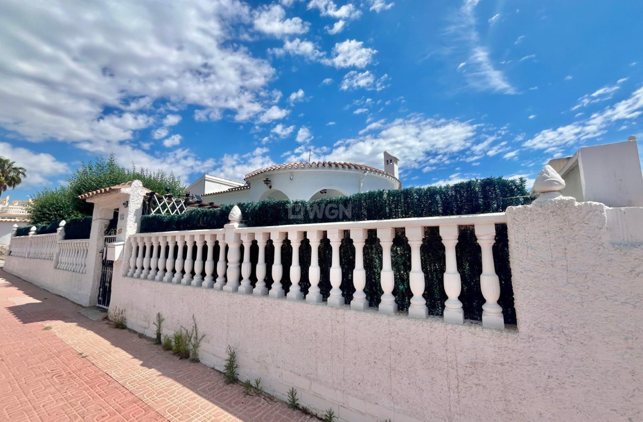 Odsprzedaż - Villa - Orihuela Costa - La Florida