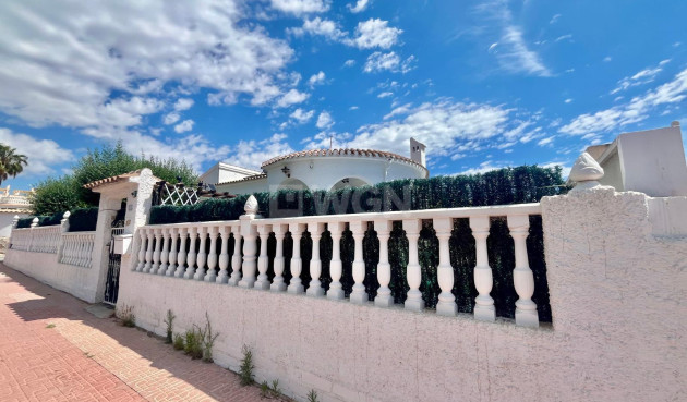 Odsprzedaż - Villa - Orihuela Costa - La Florida