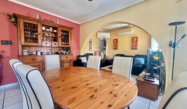 Odsprzedaż - Villa - Orihuela Costa - La Florida