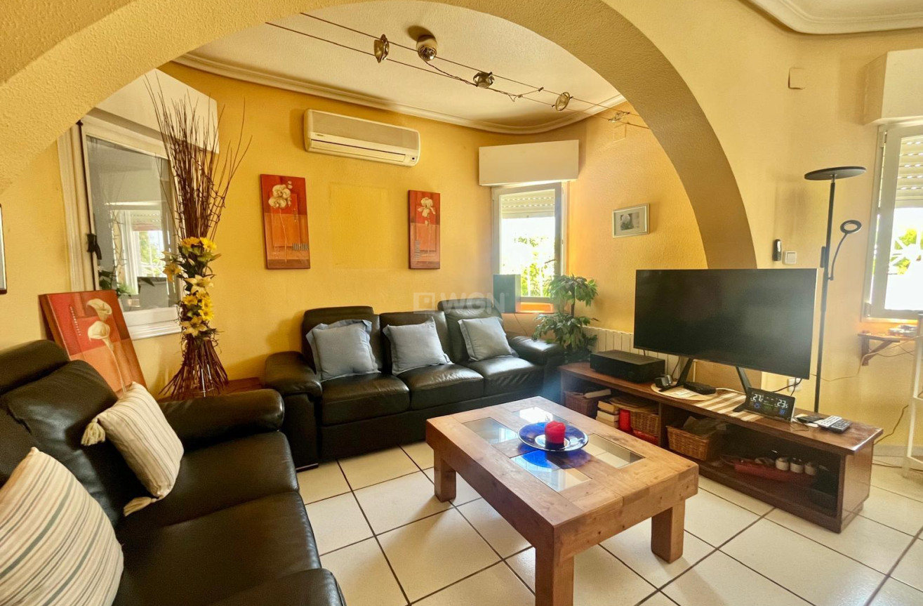 Odsprzedaż - Villa - Orihuela Costa - La Florida
