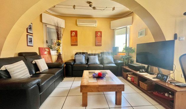 Odsprzedaż - Villa - Orihuela Costa - La Florida
