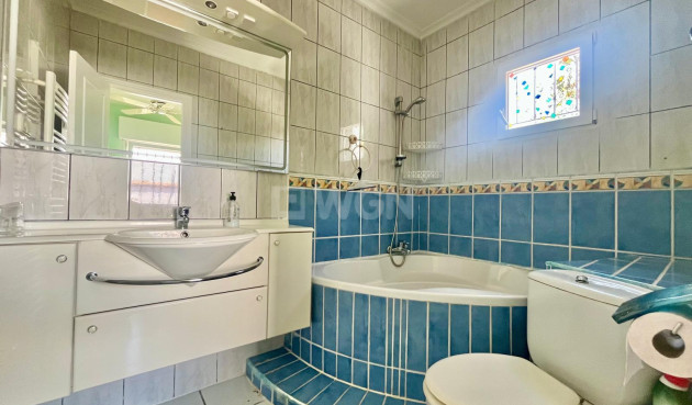 Odsprzedaż - Villa - Orihuela Costa - La Florida