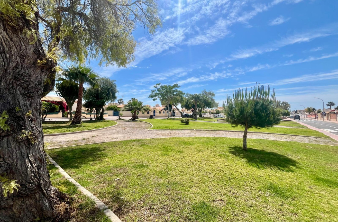 Odsprzedaż - Villa - Orihuela Costa - La Florida