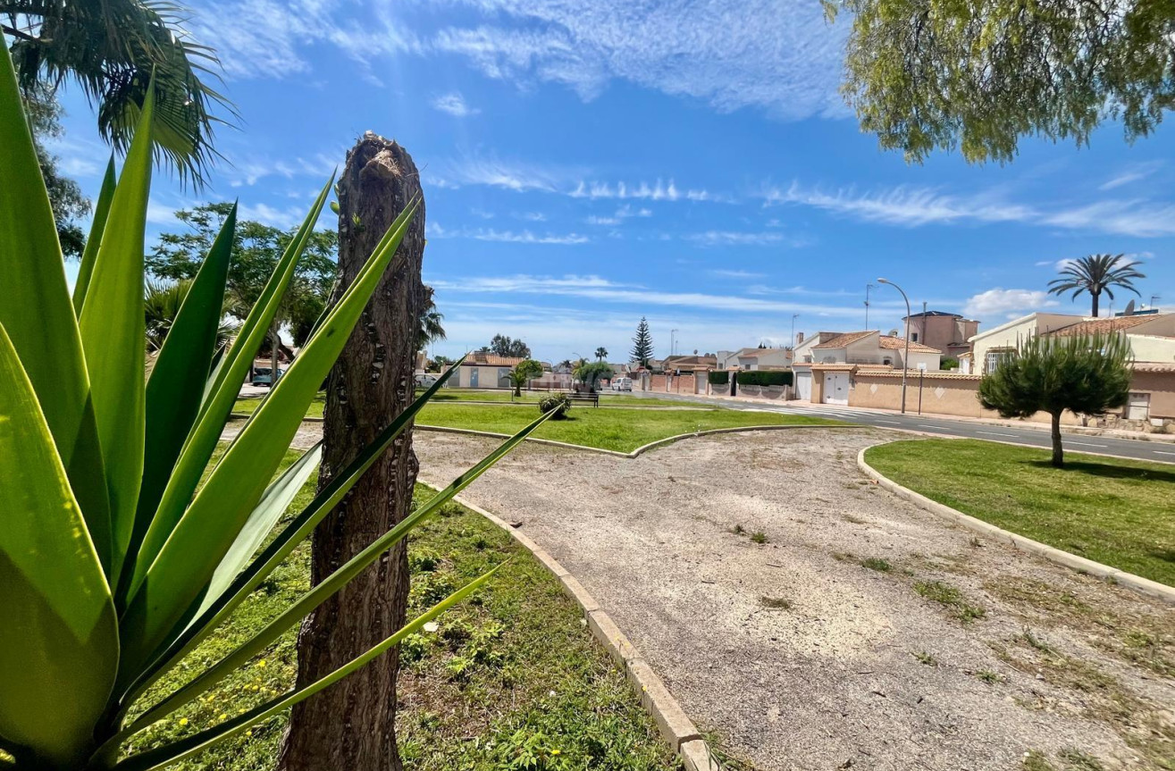 Odsprzedaż - Villa - Orihuela Costa - La Florida