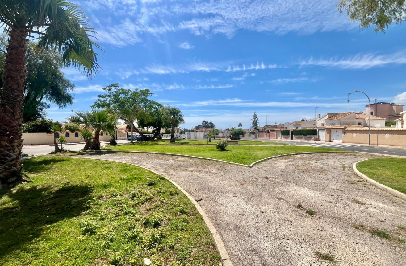 Odsprzedaż - Villa - Orihuela Costa - La Florida