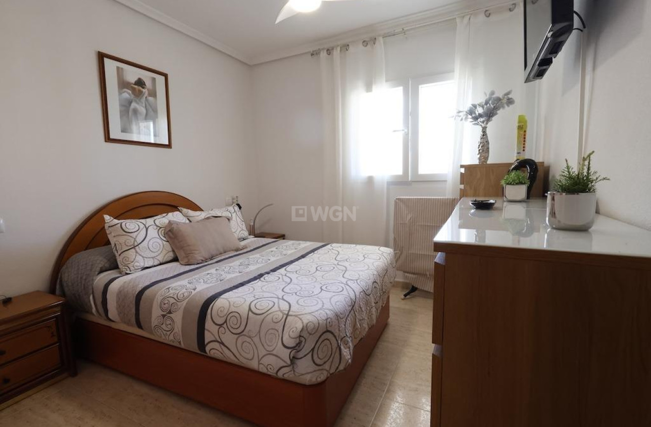 Odsprzedaż - Mieszkanie w bloku - Torrevieja - Costa Blanca