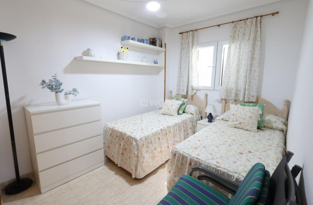 Odsprzedaż - Mieszkanie w bloku - Torrevieja - Costa Blanca