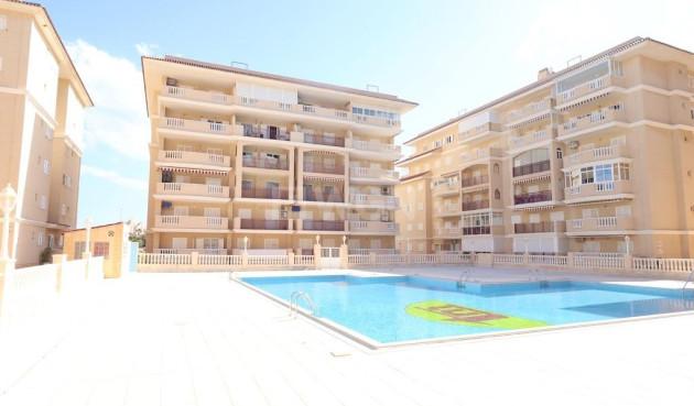 Odsprzedaż - Mieszkanie w bloku - Torrevieja - Costa Blanca