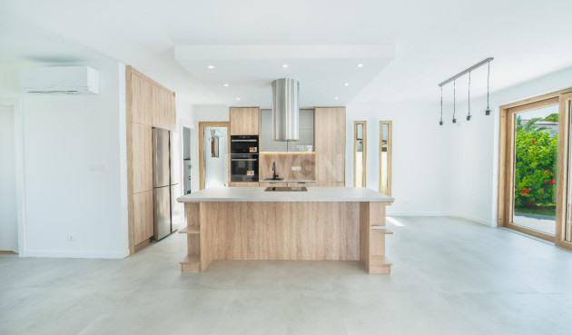 Odsprzedaż - Villa - Orihuela Costa - Cabo Roig