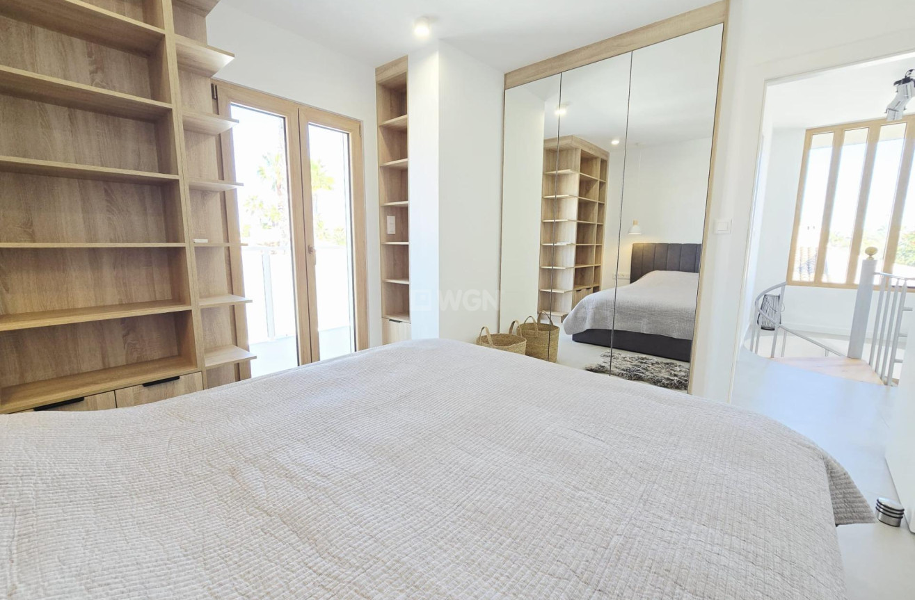 Odsprzedaż - Villa - Orihuela Costa - Cabo Roig