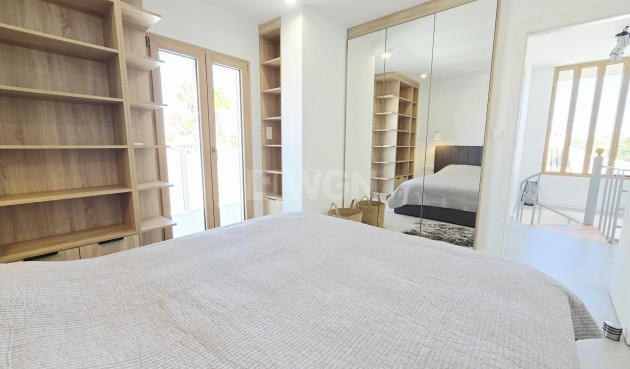 Odsprzedaż - Villa - Orihuela Costa - Cabo Roig
