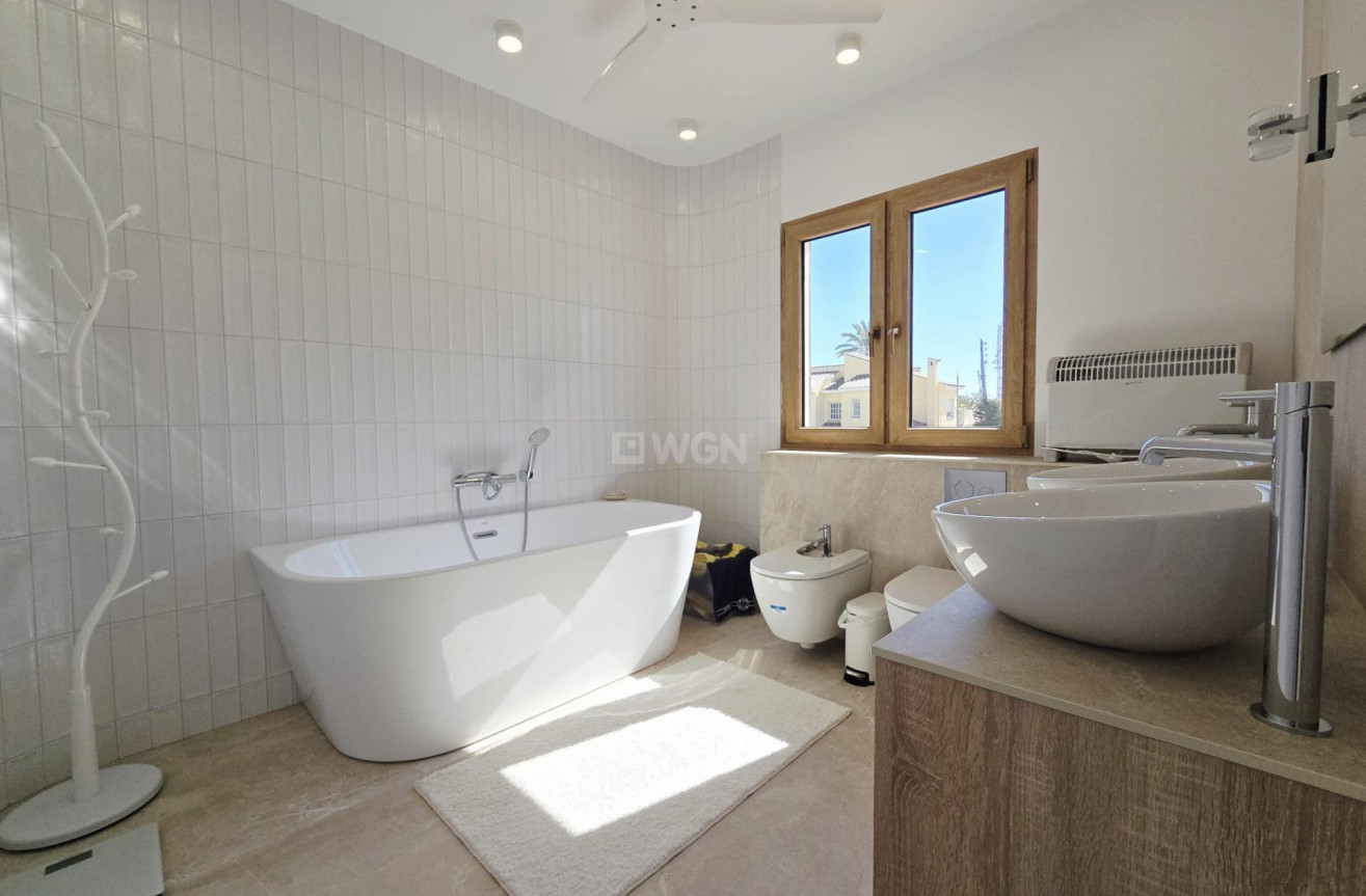 Odsprzedaż - Villa - Orihuela Costa - Cabo Roig