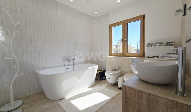 Odsprzedaż - Villa - Orihuela Costa - Cabo Roig