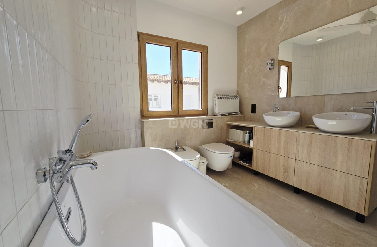 Odsprzedaż - Villa - Orihuela Costa - Cabo Roig