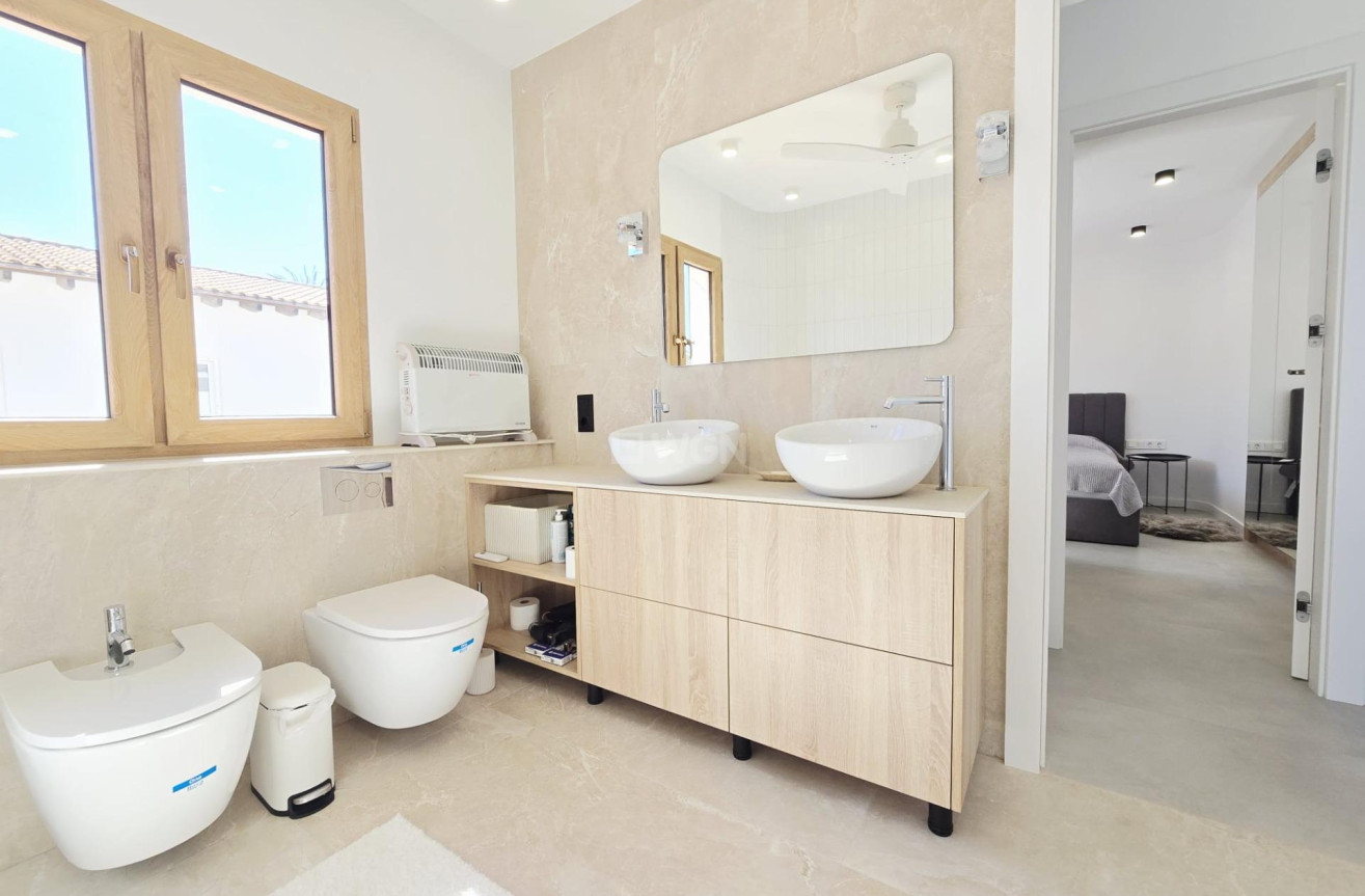 Odsprzedaż - Villa - Orihuela Costa - Cabo Roig