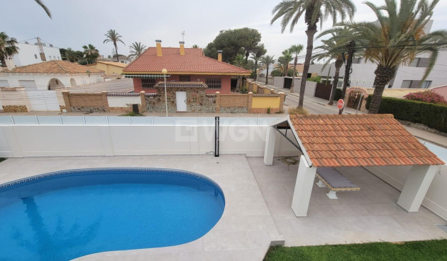 Odsprzedaż - Villa - Orihuela Costa - Cabo Roig