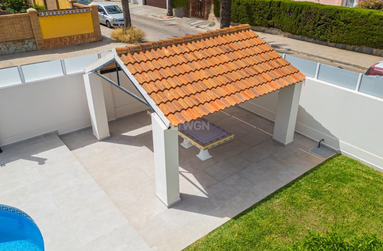 Odsprzedaż - Villa - Orihuela Costa - Cabo Roig