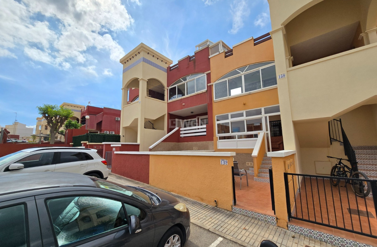 Odsprzedaż - Mieszkanie w bloku - Orihuela Costa - Costa Blanca