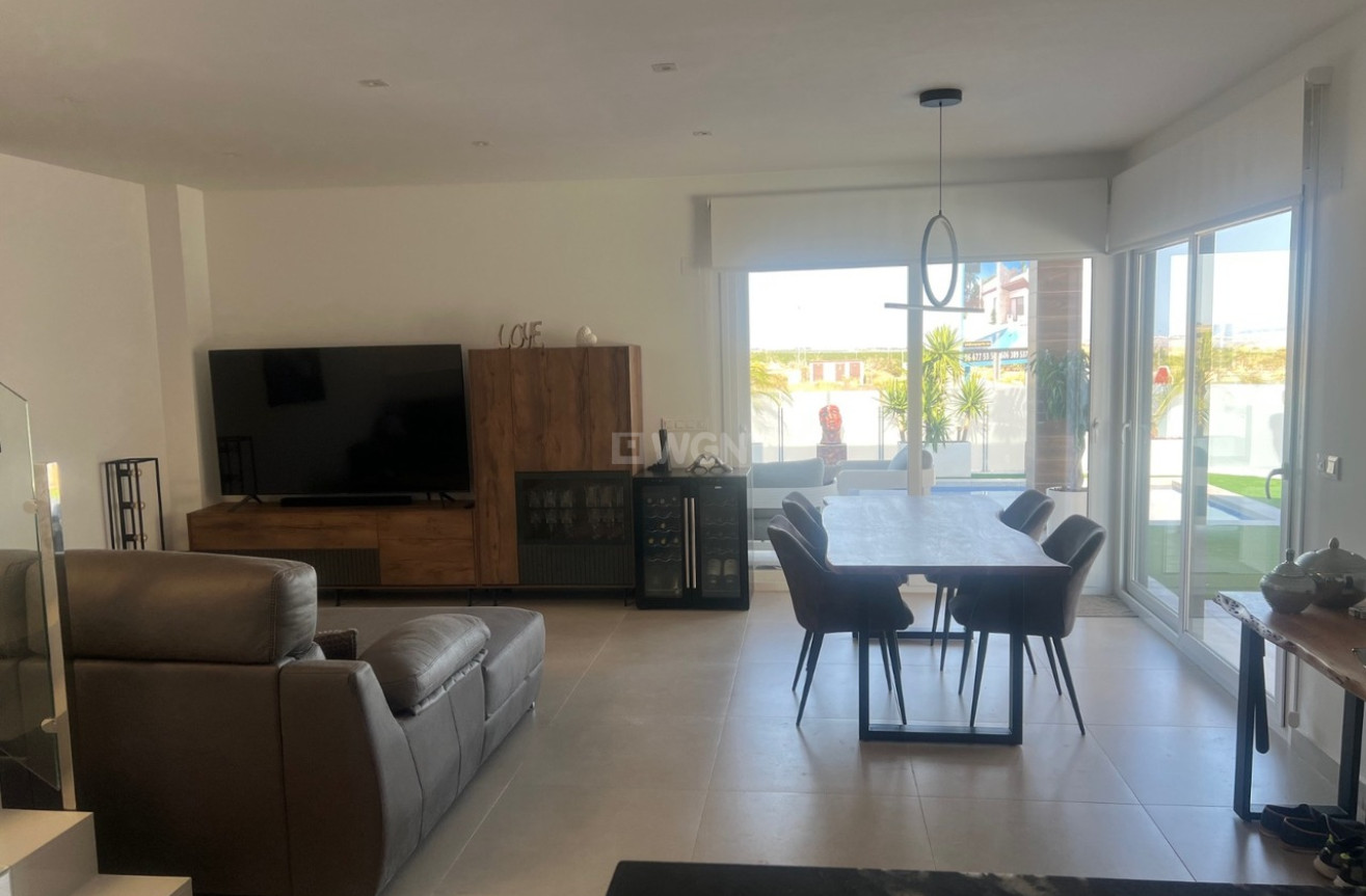 Odsprzedaż - Villa - Los Montesinos - Costa Blanca