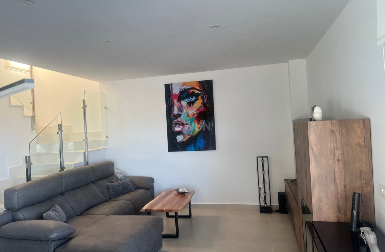 Odsprzedaż - Villa - Los Montesinos - Costa Blanca