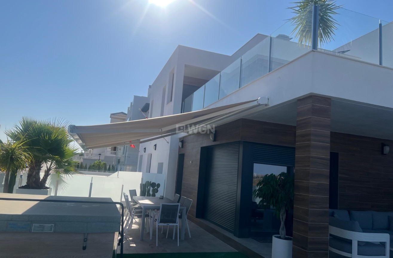 Odsprzedaż - Villa - Los Montesinos - Costa Blanca