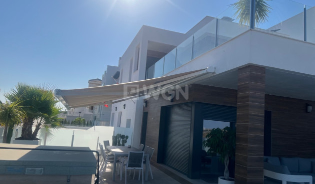 Odsprzedaż - Villa - Los Montesinos - Costa Blanca