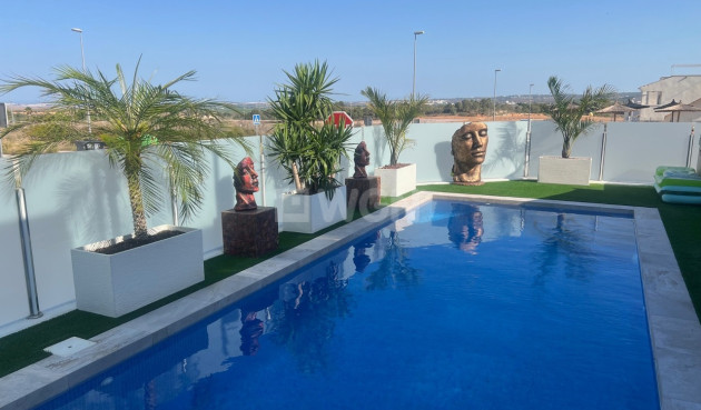 Odsprzedaż - Villa - Los Montesinos - Costa Blanca
