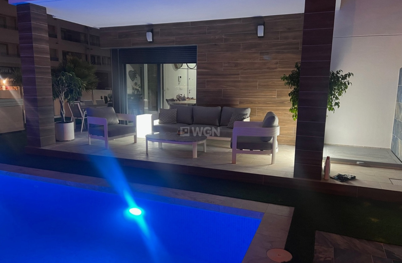 Odsprzedaż - Villa - Los Montesinos - Costa Blanca